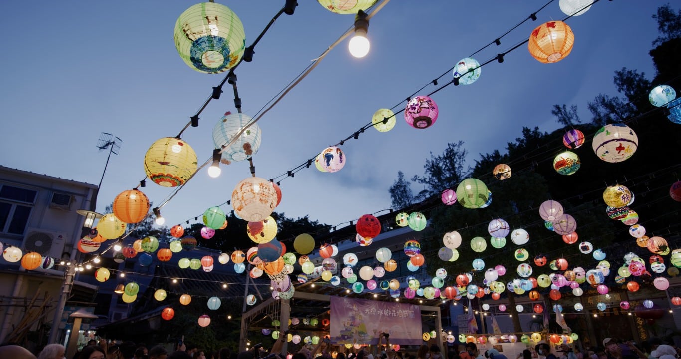 Richmond Night Market Survival Guide: Food Stalls, Weekend Crowds, and Getting There