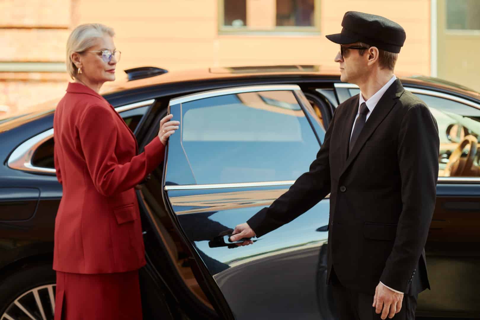 The Benefits of a Professional Car Service in Comparison with Ride-Hailing Apps